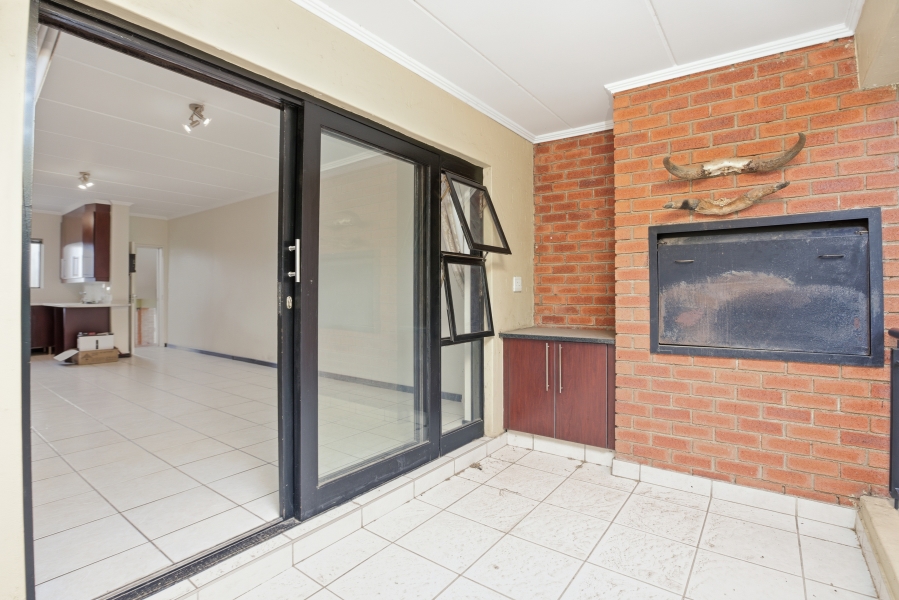 2 Bedroom Property for Sale in Paulshof Gauteng