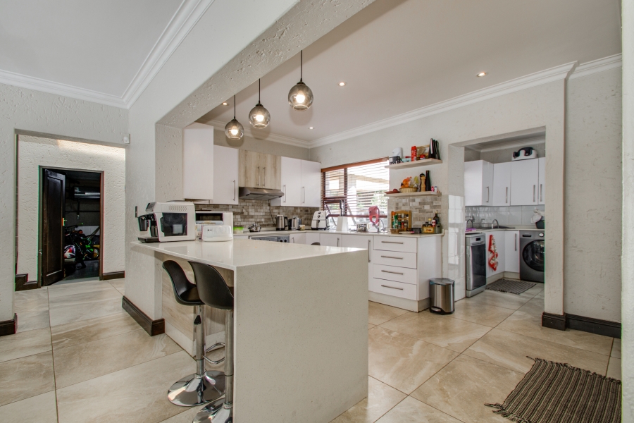 To Let 5 Bedroom Property for Rent in Dainfern Golf Estate Gauteng