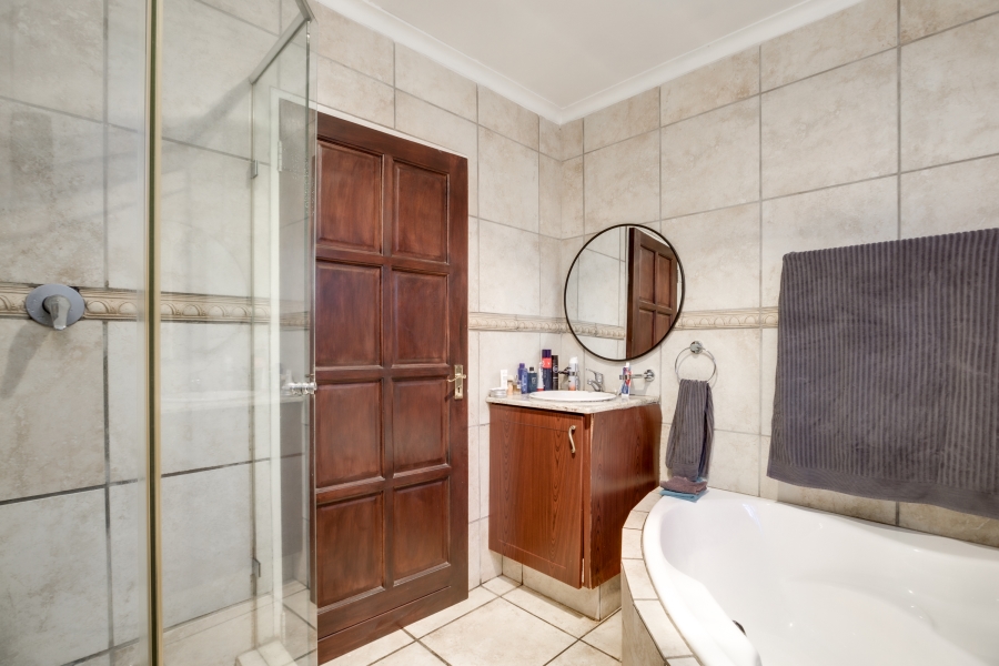 7 Bedroom Property for Sale in Bryanston Gauteng