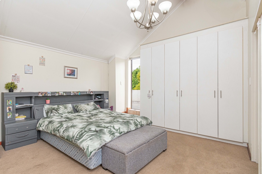 3 Bedroom Property for Sale in Broadacres Gauteng