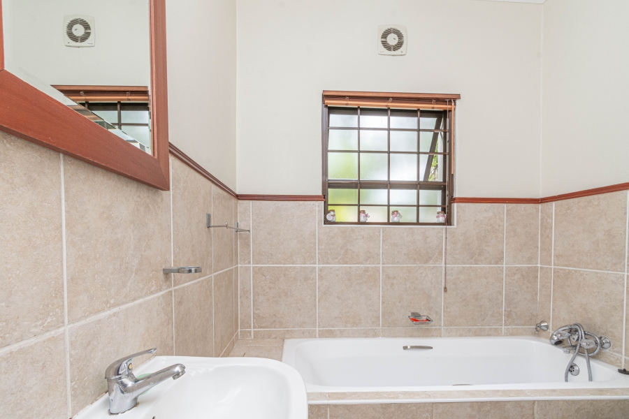 3 Bedroom Property for Sale in Broadacres Gauteng