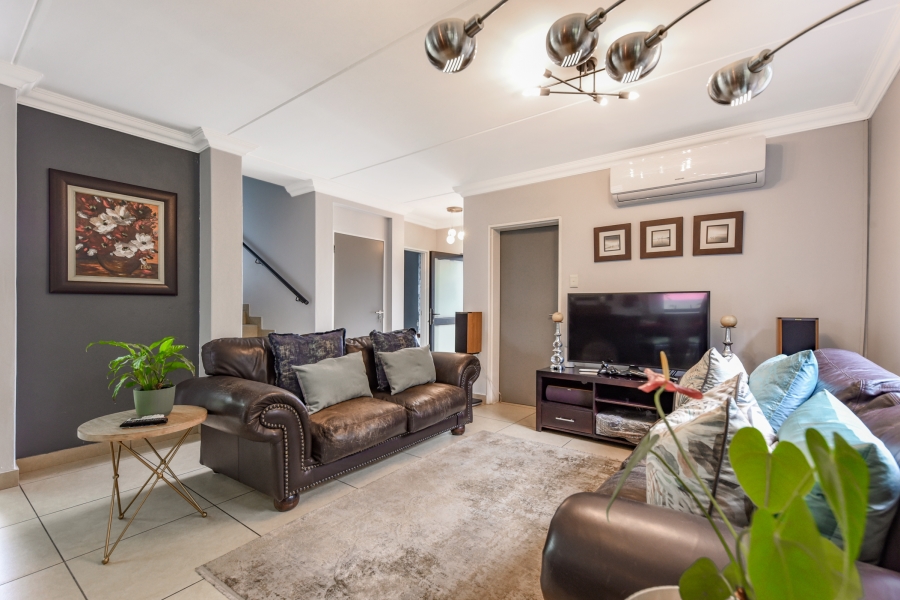 To Let 3 Bedroom Property for Rent in Broadacres Gauteng