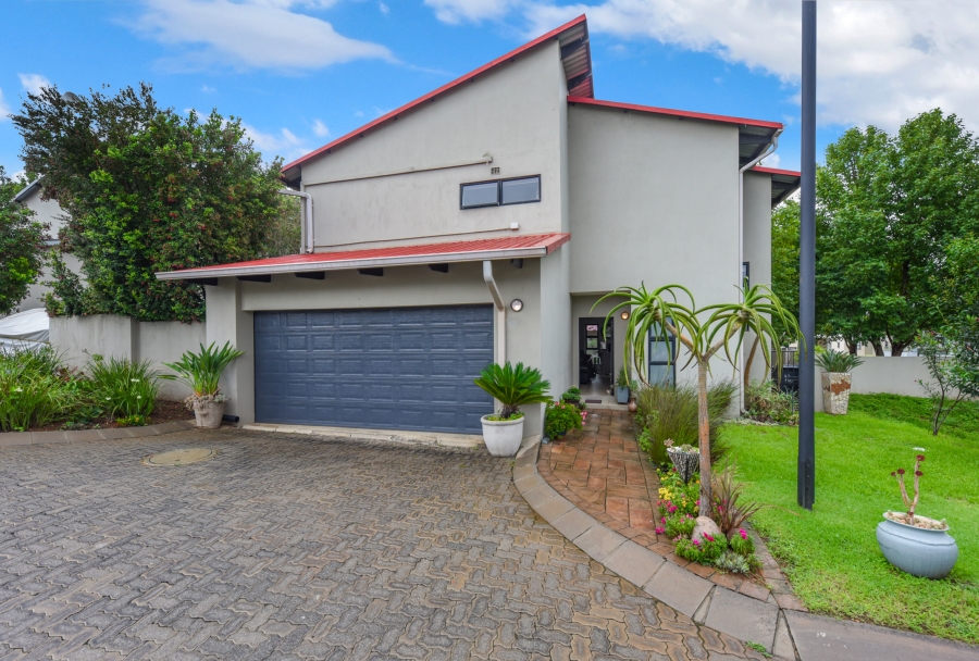 To Let 3 Bedroom Property for Rent in Broadacres Gauteng