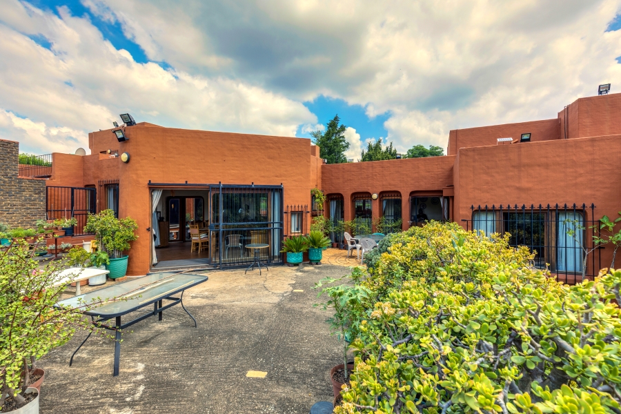 5 Bedroom Property for Sale in Chartwell Gauteng