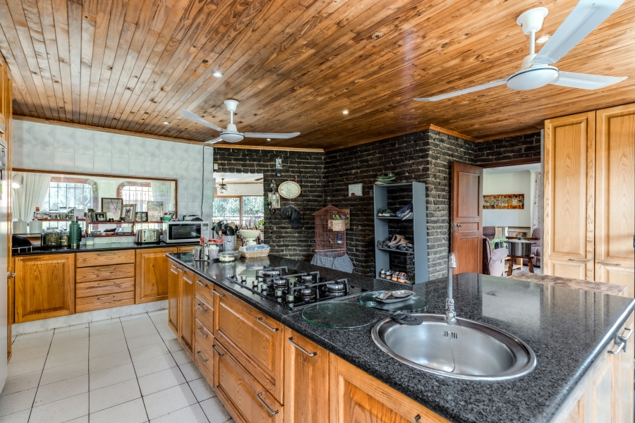 5 Bedroom Property for Sale in Chartwell Gauteng