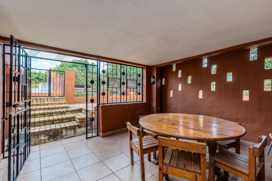 5 Bedroom Property for Sale in Chartwell Gauteng