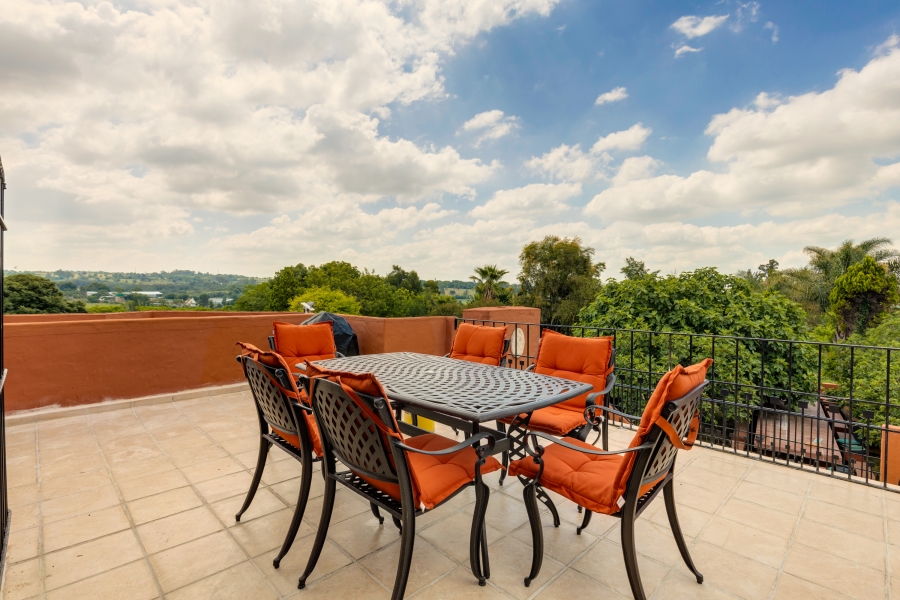 5 Bedroom Property for Sale in Chartwell Gauteng