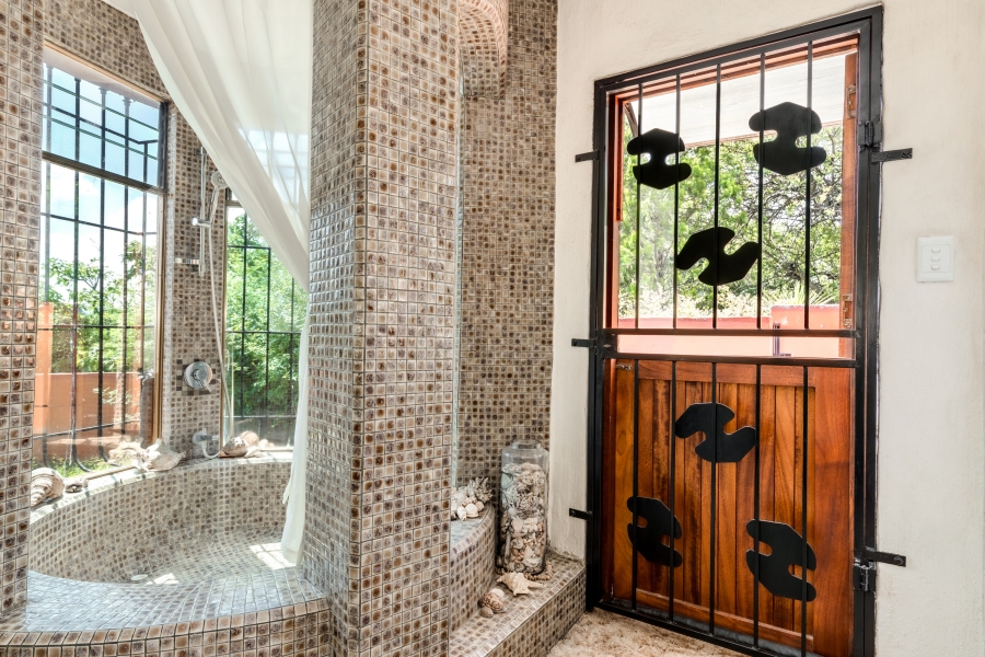 5 Bedroom Property for Sale in Chartwell Gauteng