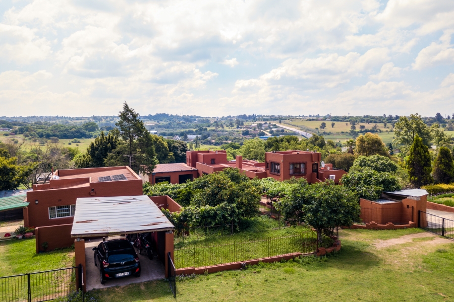 5 Bedroom Property for Sale in Chartwell Gauteng