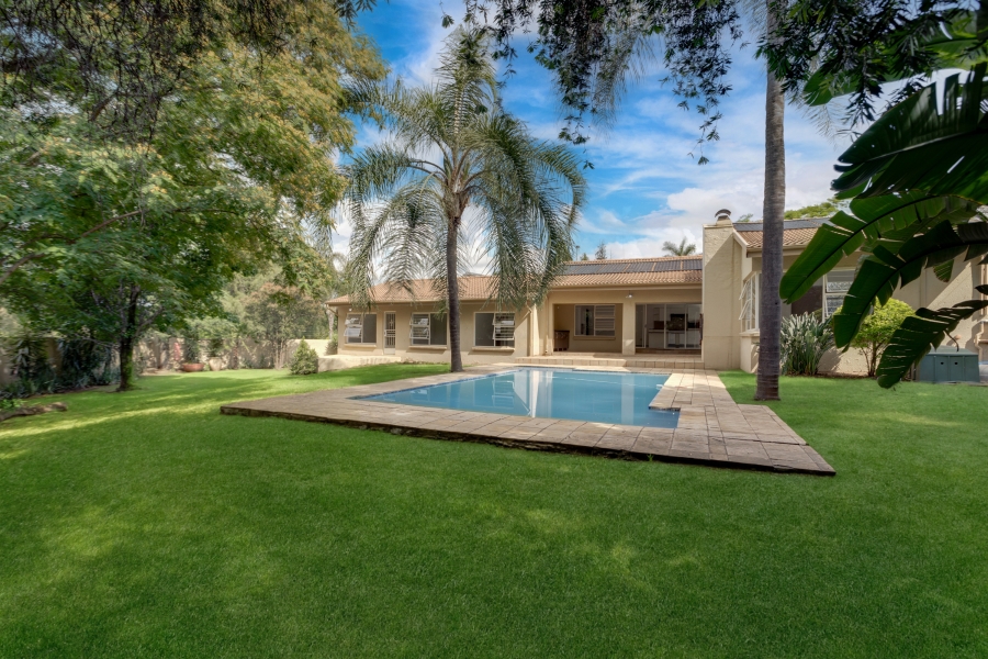 5 Bedroom Property for Sale in Lonehill Gauteng