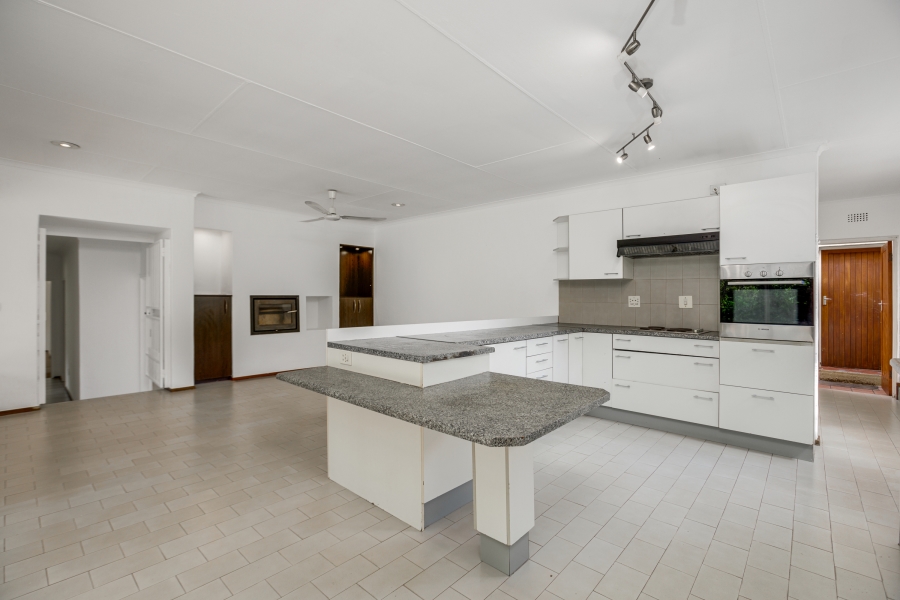 5 Bedroom Property for Sale in Lonehill Gauteng