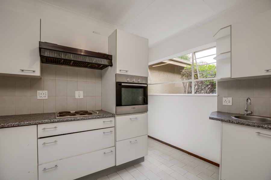 5 Bedroom Property for Sale in Lonehill Gauteng