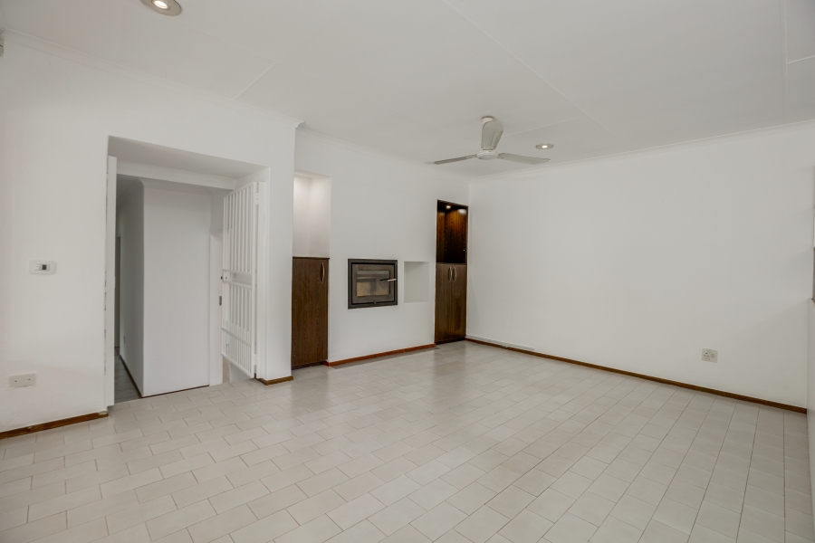 5 Bedroom Property for Sale in Lonehill Gauteng