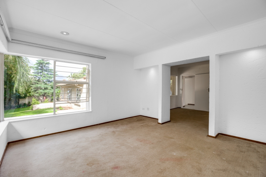 5 Bedroom Property for Sale in Lonehill Gauteng