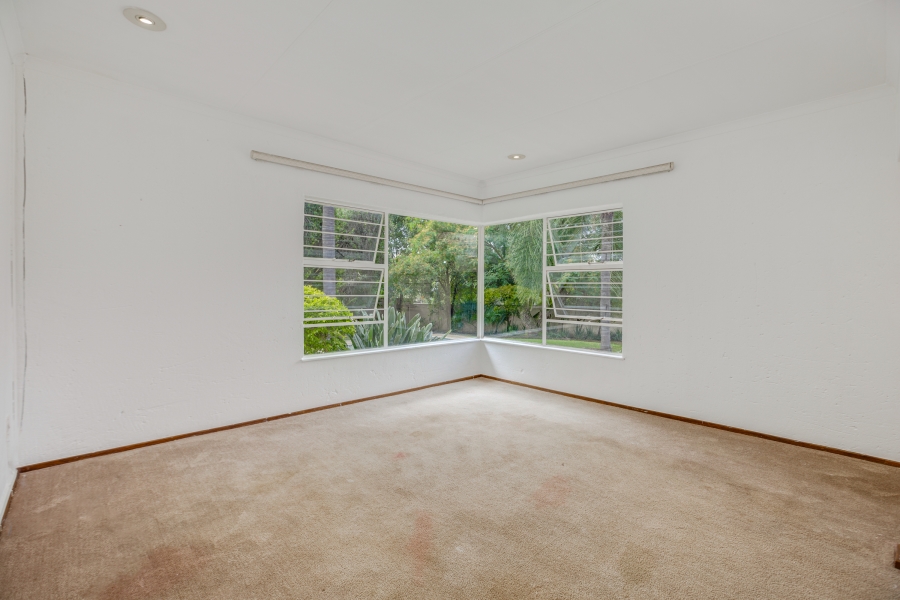 5 Bedroom Property for Sale in Lonehill Gauteng