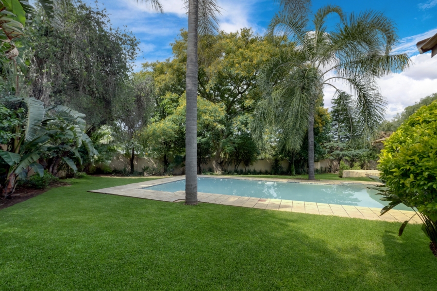 5 Bedroom Property for Sale in Lonehill Gauteng