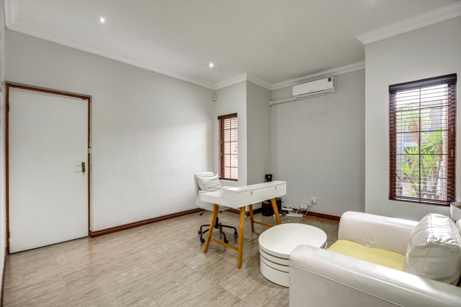 3 Bedroom Property for Sale in Broadacres Gauteng