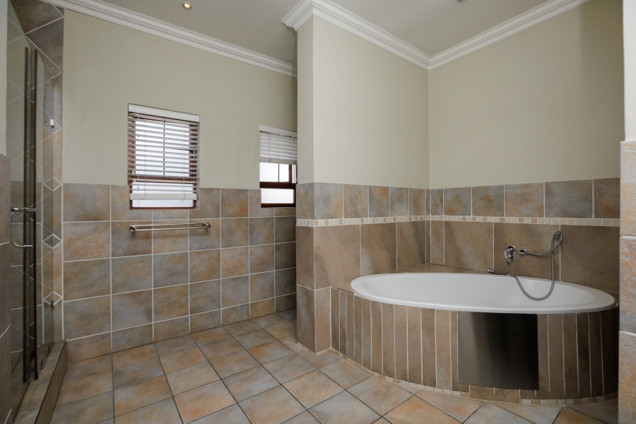 3 Bedroom Property for Sale in Broadacres Gauteng