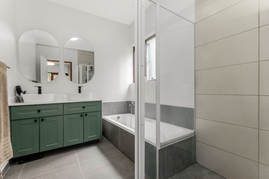 3 Bedroom Property for Sale in Lonehill Gauteng