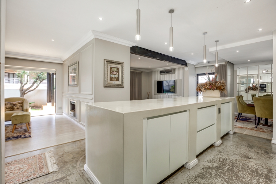 5 Bedroom Property for Sale in Beverley Gauteng