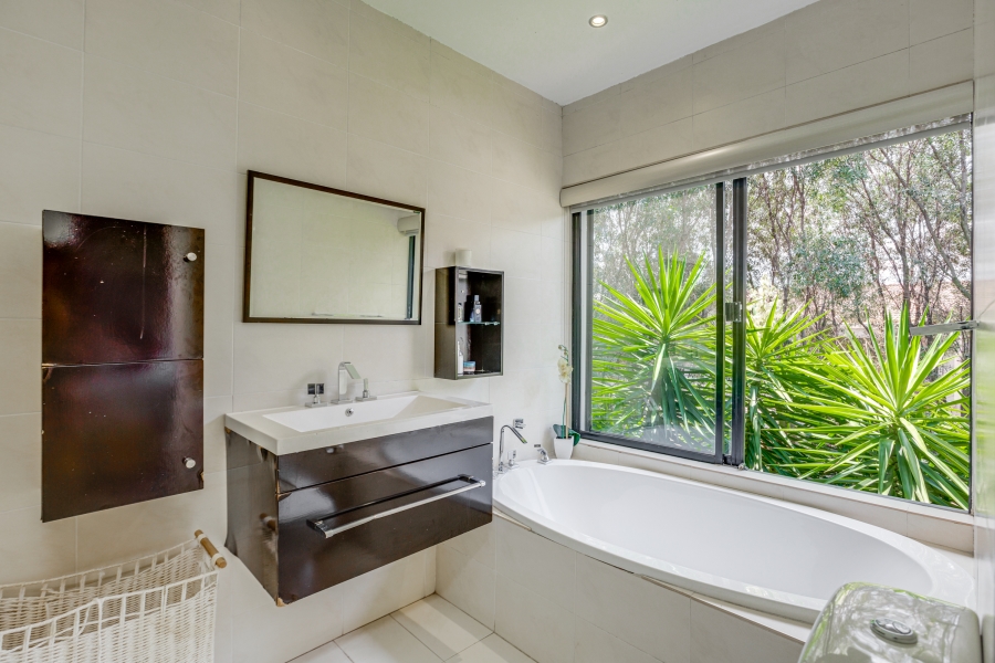 5 Bedroom Property for Sale in Beverley Gauteng