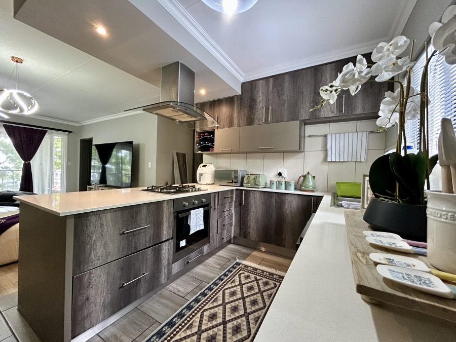 To Let 2 Bedroom Property for Rent in Broadacres Gauteng