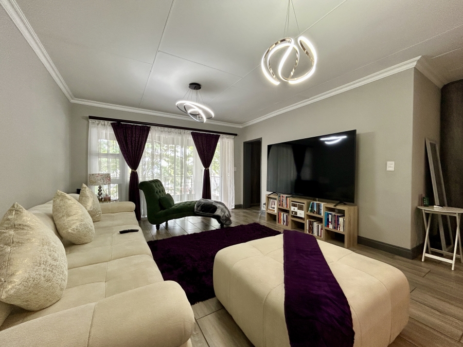 To Let 2 Bedroom Property for Rent in Broadacres Gauteng