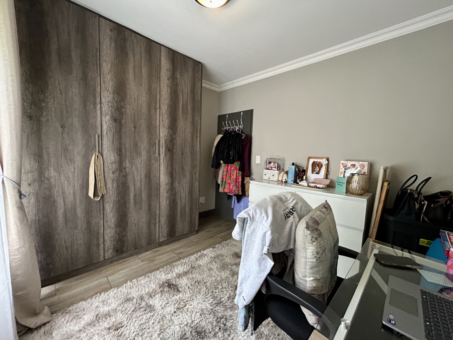 To Let 2 Bedroom Property for Rent in Broadacres Gauteng