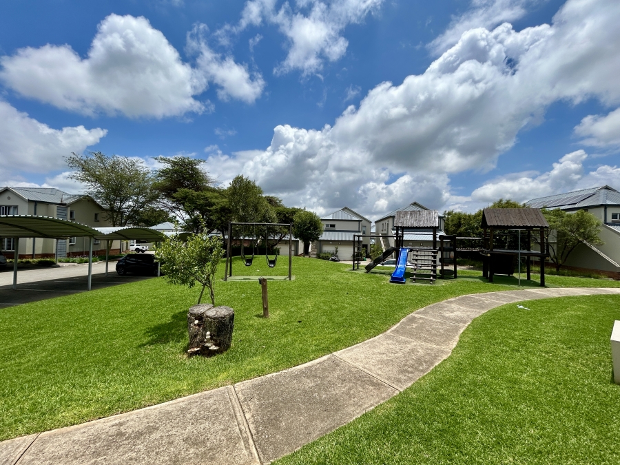 To Let 2 Bedroom Property for Rent in Broadacres Gauteng