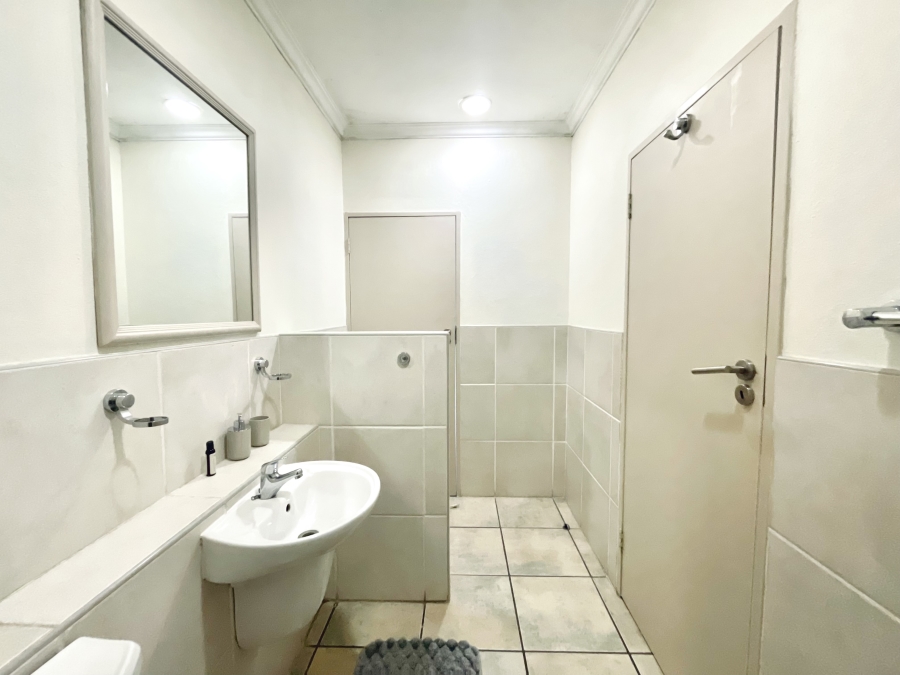 To Let 2 Bedroom Property for Rent in Morningside Gauteng