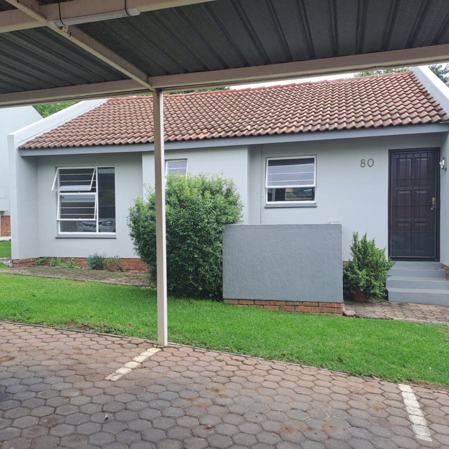 To Let 2 Bedroom Property for Rent in Magaliessig Gauteng