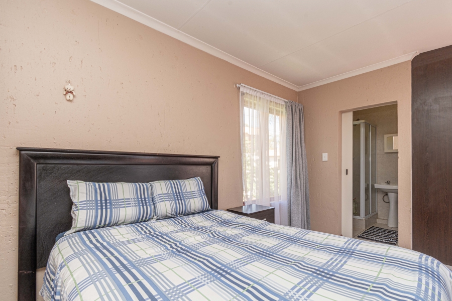 2 Bedroom Property for Sale in North Riding Gauteng