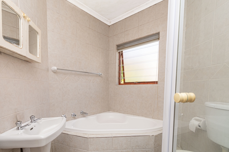 2 Bedroom Property for Sale in North Riding Gauteng