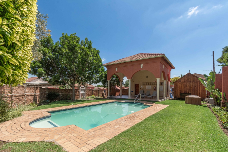 2 Bedroom Property for Sale in North Riding Gauteng