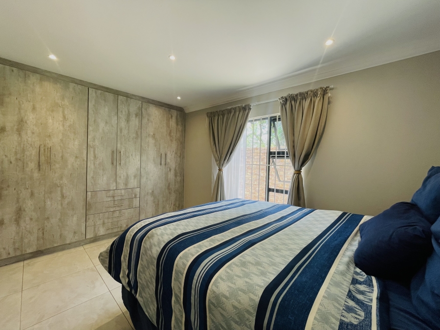 2 Bedroom Property for Sale in Bryanston Gauteng