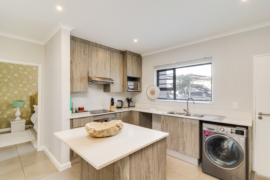 To Let 2 Bedroom Property for Rent in Morningside Gauteng