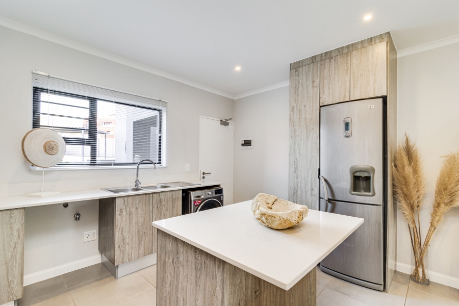 To Let 2 Bedroom Property for Rent in Morningside Gauteng