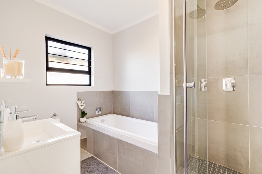 To Let 2 Bedroom Property for Rent in Morningside Gauteng