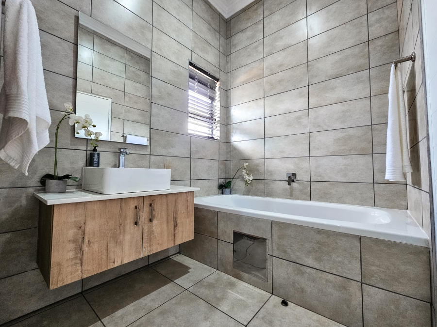 3 Bedroom Property for Sale in Six Fountains Residential Estate Gauteng