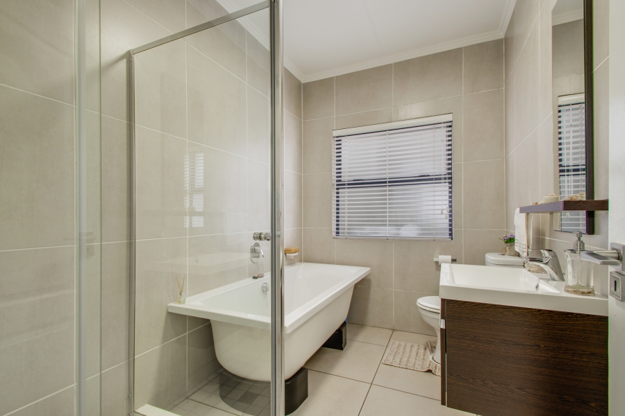 2 Bedroom Property for Sale in Fourways Gauteng