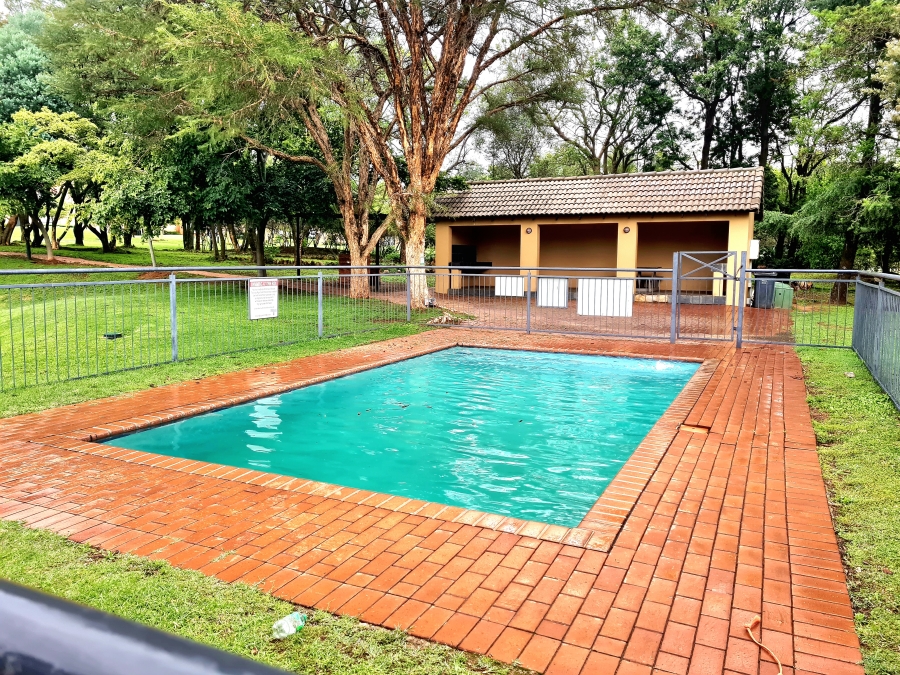 1 Bedroom Property for Sale in Jackal Creek Golf Estate Gauteng