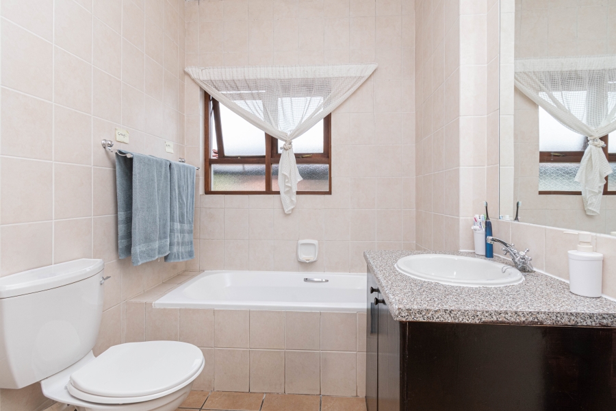 2 Bedroom Property for Sale in Sunninghill Gauteng