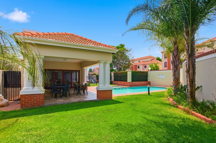 2 Bedroom Property for Sale in Sunninghill Gauteng