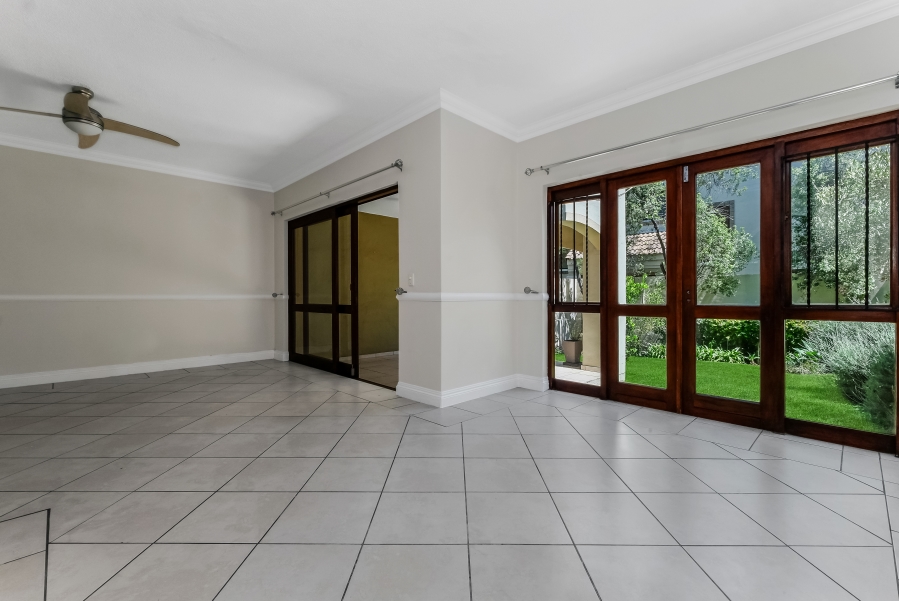 2 Bedroom Property for Sale in Lonehill Gauteng