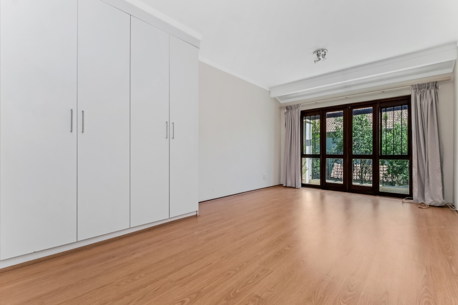 2 Bedroom Property for Sale in Lonehill Gauteng