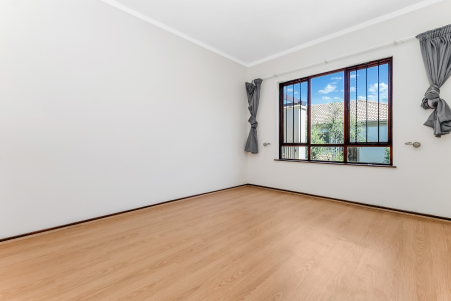 2 Bedroom Property for Sale in Lonehill Gauteng