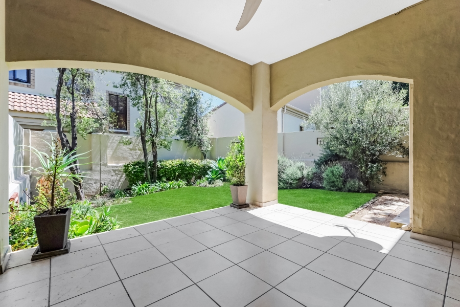 2 Bedroom Property for Sale in Lonehill Gauteng