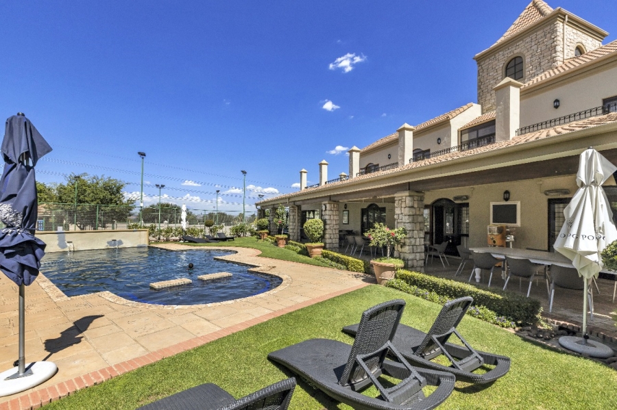 2 Bedroom Property for Sale in Lonehill Gauteng