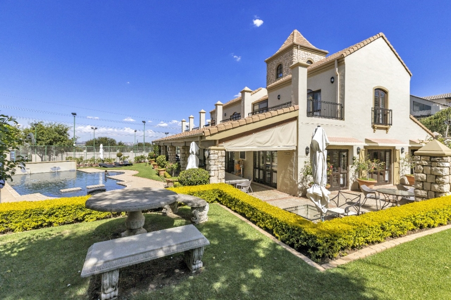 2 Bedroom Property for Sale in Lonehill Gauteng