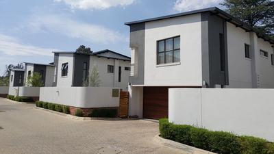 4 Bedroom Property for Sale in Bryanston Gauteng